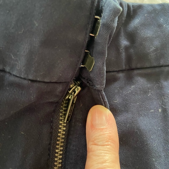 Tommy Hilfiger Chino Bermuda Shorts Navy Mid Rise Size 6 - Picture 5 of 11